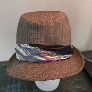 Stylish Brown Fedora Hat with Multicolor Band